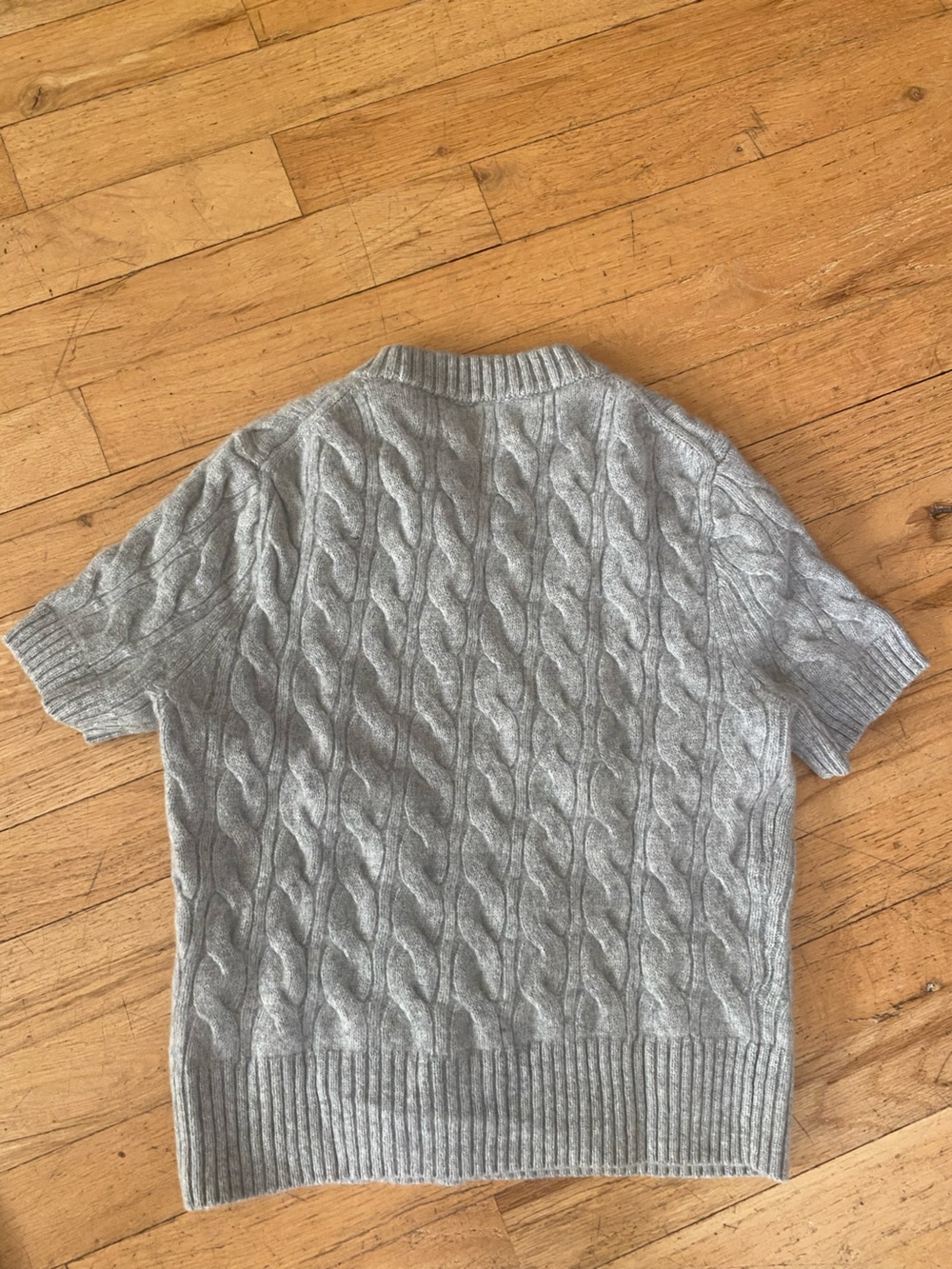 J. crew light gray cable knit cashmere sweater. Short sleeves. Size small - Picture 3 of 3